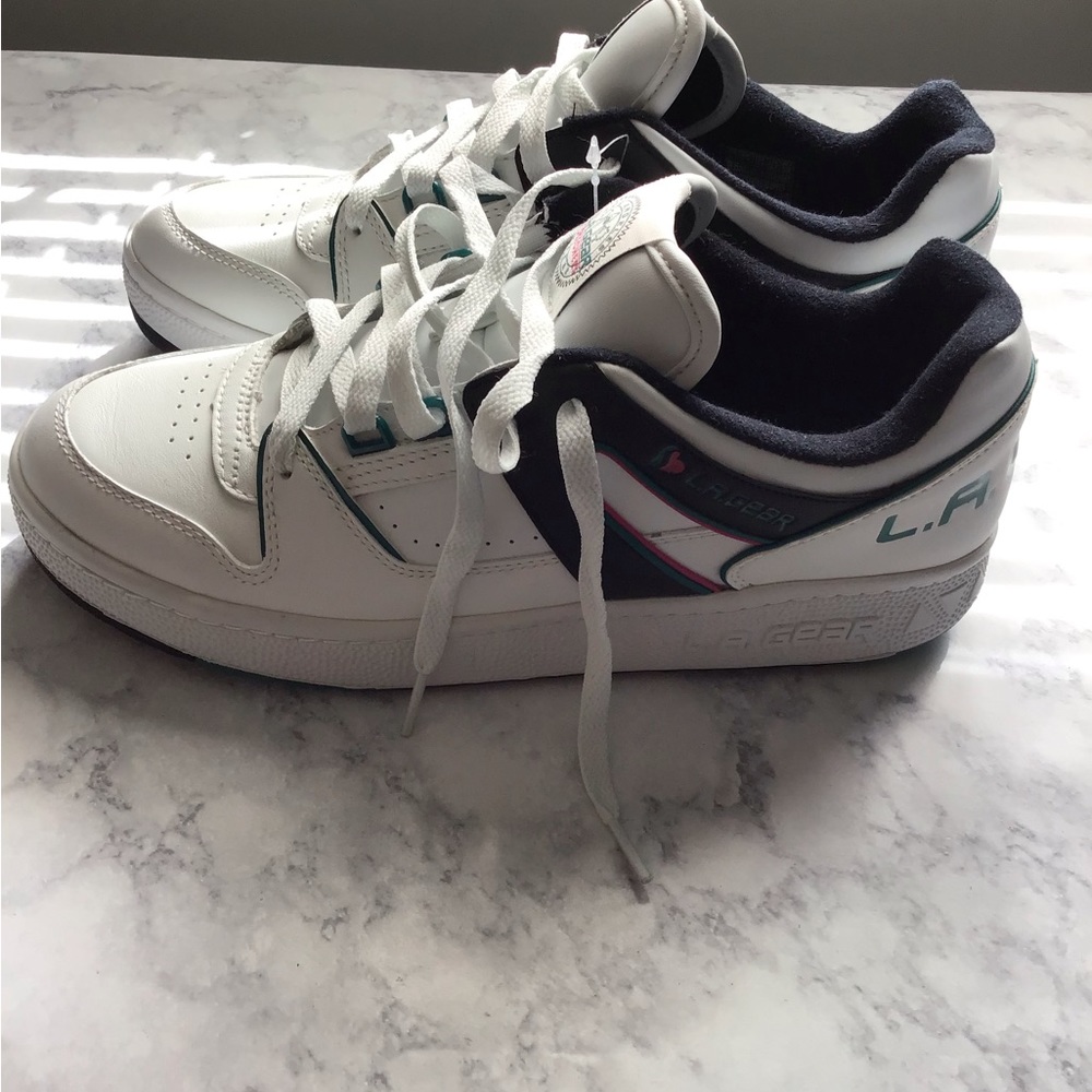 NWOB Women’s 9.5  L.A. Gear by Skechers sneakers
